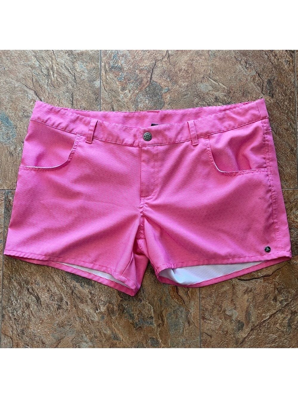 Beautiful pink Firefly shorts size L🥰🥰